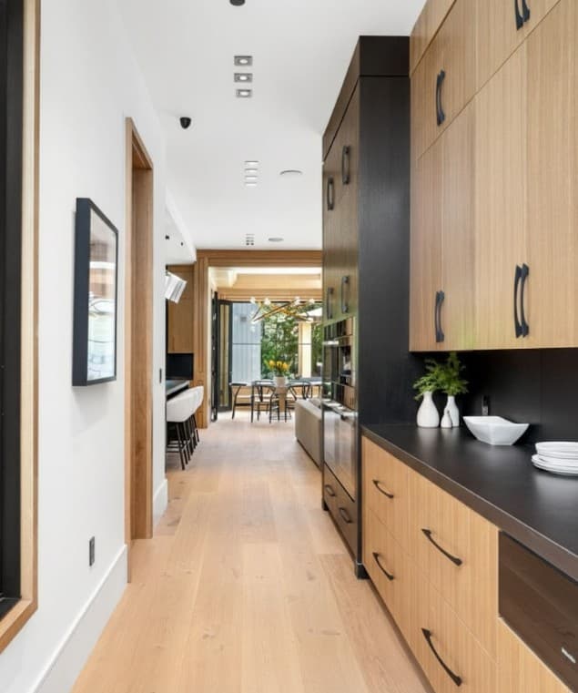 ELEGANCE SERIES – Woodgrain Slab Doors