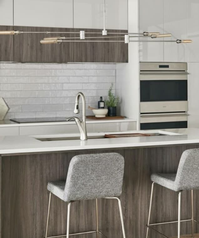 ELEMENT SERIES – Woodgrain Slab Doors